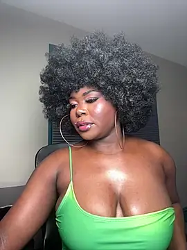 WomanNextdoor1 online show from 05/31/26, 03:04