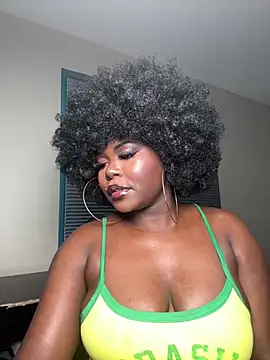 WomanNextdoor1 online show from 06/25/26, 09:14
