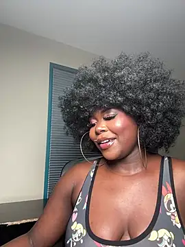 WomanNextdoor1 online show from 07/04/26, 11:33