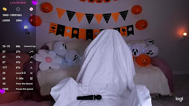 Snapshot of Momo_Ayase_ chatting on 10/30/25, 02:18 Momo Ayase online show from 10/30/25, 02:18