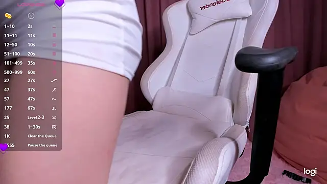 Snapshot of Momo_Ayase_ chatting on 11/07/25, 02:17 Momo Ayase online show from 11/07/25, 02:17