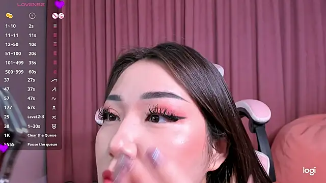 Snapshot of Momo_Ayase_ chatting on 11/16/25, 02:44 Momo Ayase online show from 11/16/25, 02:44