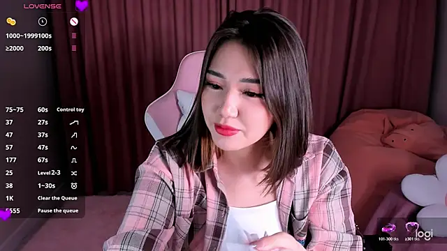 Snapshot of Momo_Ayase_ chatting on 11/22/25, 02:16 Momo Ayase online show from 11/22/25, 02:16