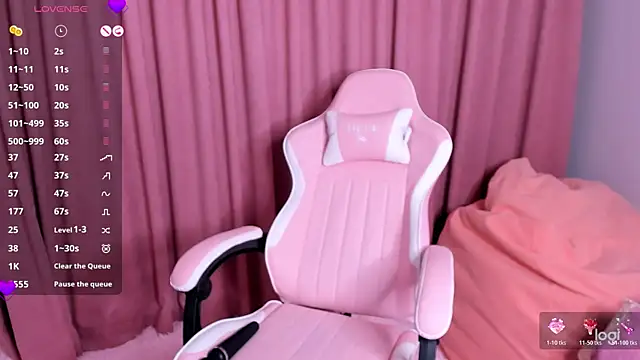 Snapshot of Momo_Ayase_ chatting on 12/01/25, 02:11 Momo Ayase online show from 12/01/25, 02:11