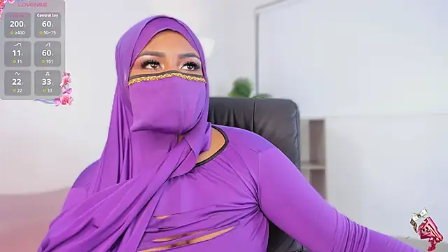 yasmin elite online show from 11/11/25, 10:15