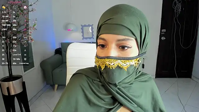 leila whisper online show from 09/13/25, 06:18