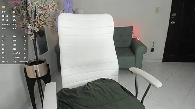 leila whisper online show from 10/01/25, 06:36