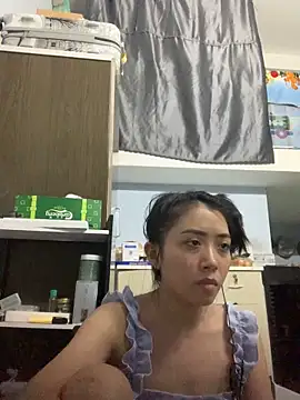Snapshot of Minee1202 chatting on 12/19/25, 06:20 Minee1202 online show from 12/19/25, 06:20