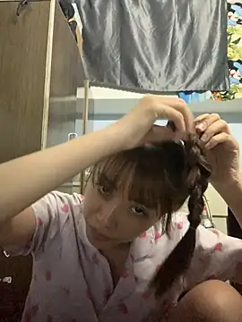 Snapshot of Minee1202 chatting on 02/06/26, 12:59 Minee1202 online show from 02/06/26, 12:59