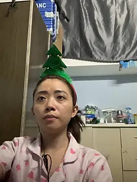 Snapshot of Minee1202 chatting on 02/10/26, 12:59 Minee1202 online show from 02/10/26, 12:59