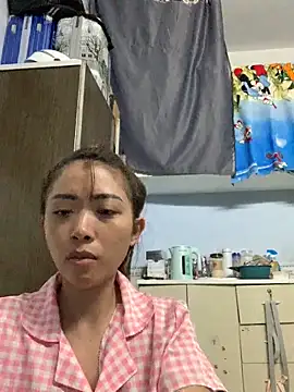 Snapshot of Minee1202 chatting on 03/02/26, 12:46 Minee1202 online show from 03/02/26, 12:46