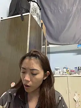Snapshot of Minee1202 chatting on 03/16/26, 06:28 Minee1202 online show from 03/16/26, 06:28