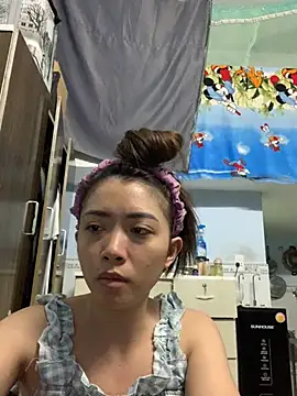 Snapshot of Minee1202 chatting on 03/18/26, 01:20 Minee1202 online show from 03/18/26, 01:20