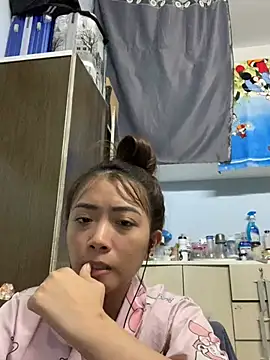 Snapshot of Minee1202 chatting on 03/20/26, 01:21 Minee1202 online show from 03/20/26, 01:21
