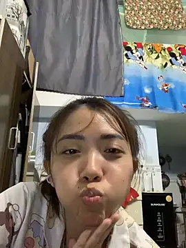 Snapshot of Minee1202 chatting on 04/14/26, 01:33 Minee1202 online show from 04/14/26, 01:33