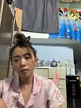 Snapshot of Minee1202 chatting on 04/24/26, 12:57 Minee1202 online show from 04/24/26, 12:57