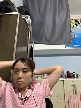 Snapshot of Minee1202 chatting on 06/06/26, 06:18 Minee1202 online show from 06/06/26, 06:18
