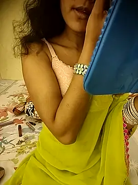 Snapshot of Snaya-baby chatting on 11/13/25, 11:31 Snaya-baby online show from 11/13/25, 11:31