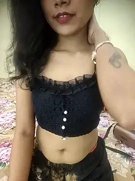 Snapshot of Snaya-baby chatting on 11/18/25, 01:04 Snaya-baby online show from 11/18/25, 01:04