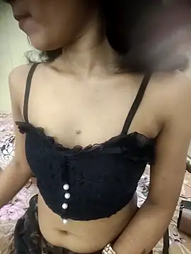 Snapshot of Snaya-baby chatting on 12/16/25, 02:11 Snaya-baby online show from 12/16/25, 02:11