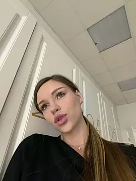 Snapshot of MarilynNova chatting on 01/17/26, 04:17 MarilynNova online show from 01/17/26, 04:17