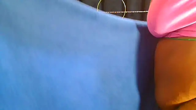 AmazingDarkDoll online show from 11/04/25, 04:17