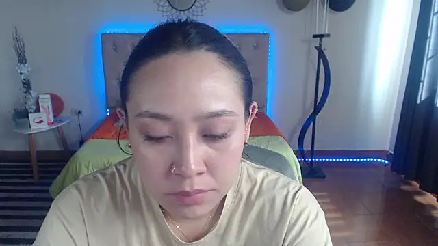 pink blossom  online show from 09/11/25, 02:06