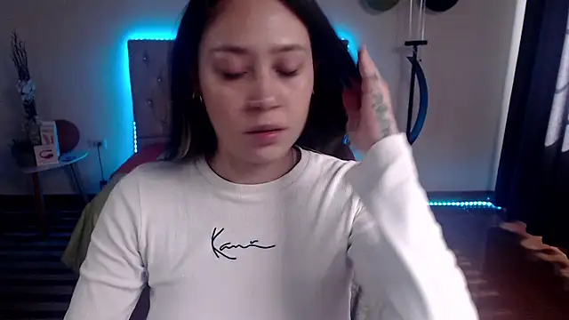 pink blossom  online show from 09/12/25, 02:39