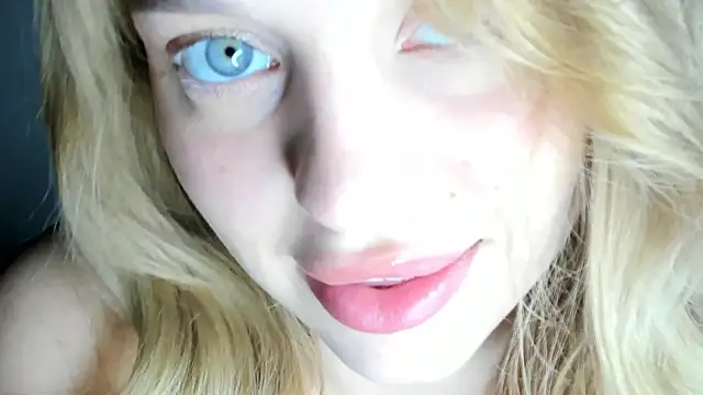 Snapshot of LilyFlamee chatting on 11/14/25, 03:22 LilyFlamee online show from 11/14/25, 03:22