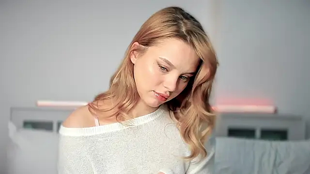 Snapshot of LilyFlamee chatting on 12/16/25, 12:43 LilyFlamee online show from 12/16/25, 12:43