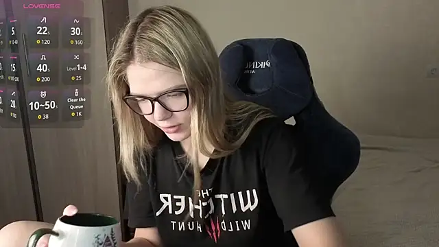 Snapshot of KatanaSVibe chatting on 11/28/25, 01:47 KatanaSVibe online show from 11/28/25, 01:47