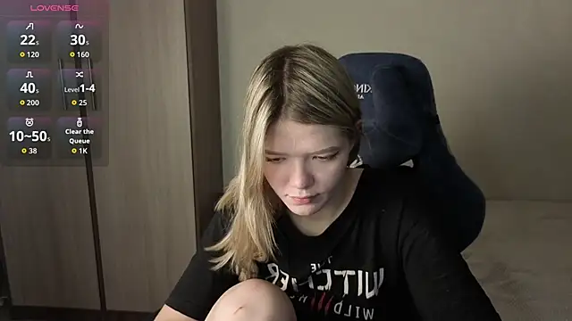 Snapshot of KatanaSVibe chatting on 12/01/25, 01:05 KatanaSVibe online show from 12/01/25, 01:05