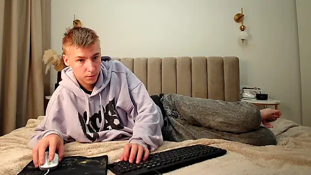 Snapshot of MrSexyCum4U chatting on 09/14/25, 07:51 MrSexyCum4U online show from 09/14/25, 07:51