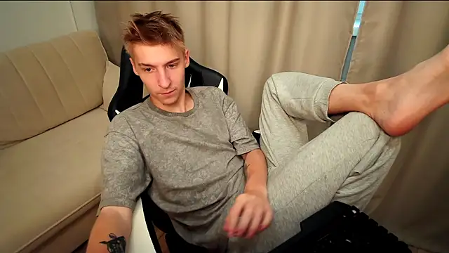 Snapshot of MrSexyCum4U chatting on 09/21/25, 11:12 MrSexyCum4U online show from 09/21/25, 11:12