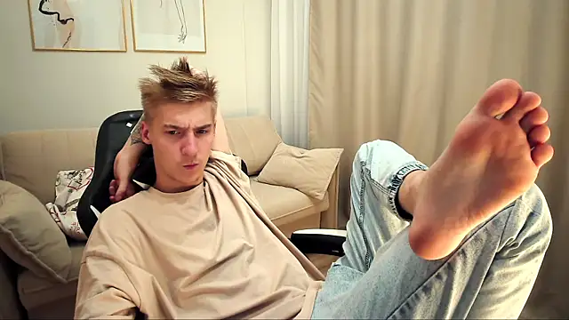 Snapshot of MrSexyCum4U chatting on 09/25/25, 05:49 MrSexyCum4U online show from 09/25/25, 05:49