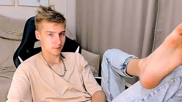 Snapshot of MrSexyCum4U chatting on 10/03/25, 07:55 MrSexyCum4U online show from 10/03/25, 07:55