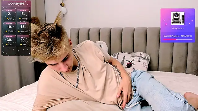 Snapshot of MrSexyCum4U chatting on 10/05/25, 09:56 MrSexyCum4U online show from 10/05/25, 09:56