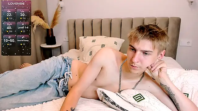 Snapshot of MrSexyCum4U chatting on 10/07/25, 06:49 MrSexyCum4U online show from 10/07/25, 06:49