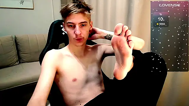 Snapshot of MrSexyCum4U chatting on 10/28/25, 07:27 MrSexyCum4U online show from 10/28/25, 07:27