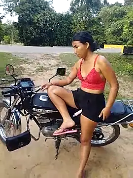 Snapshot of jeltsin3-25 chatting on 11/21/25, 09:24 jeltsin3-25 online show from 11/21/25, 09:24