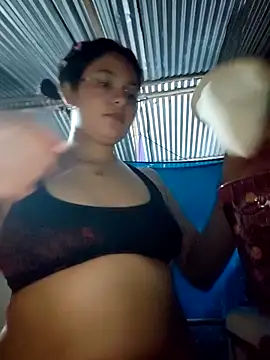 Snapshot of Lily-o chatting on 11/16/25, 12:16 Lily-o online show from 11/16/25, 12:16