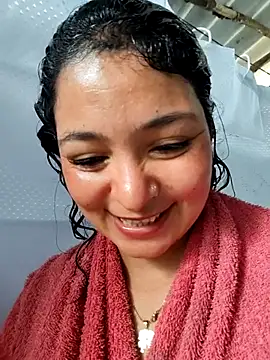 Snapshot of Lily-o chatting on 11/25/25, 04:29 Lily-o online show from 11/25/25, 04:29