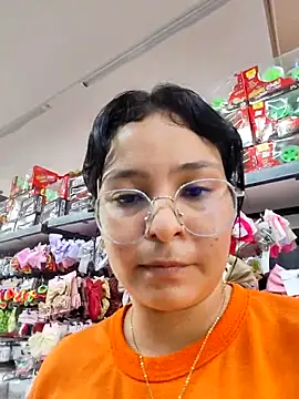 Snapshot of Lily-o chatting on 12/02/25, 03:29 Lily-o online show from 12/02/25, 03:29