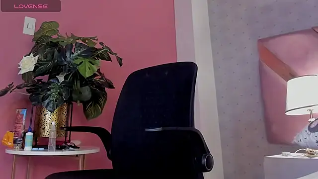 RoxyReign online show from 09/28/25, 01:49