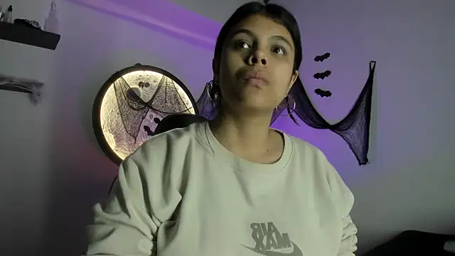 Aleja-02 online show from 10/24/25, 09:22