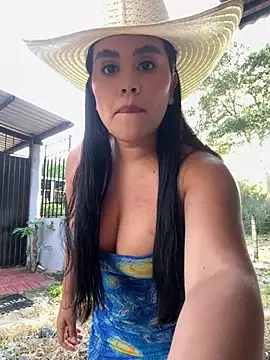 laure torres online show from 06/24/26, 12:04