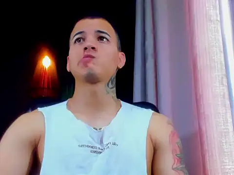 Snapshot of rocoo_santos chatting on 05/05/26, 05:54 rocoo santos online show from 05/05/26, 05:54