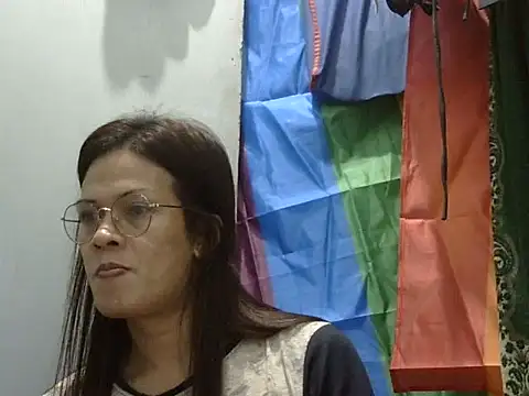 Snapshot of juicycum069 chatting on 11/06/25, 11:37 juicycum069 online show from 11/06/25, 11:37