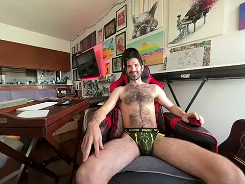 Snapshot of Pupscritch chatting on 02/02/26, 05:00 Pupscritch online show from 02/02/26, 05:00