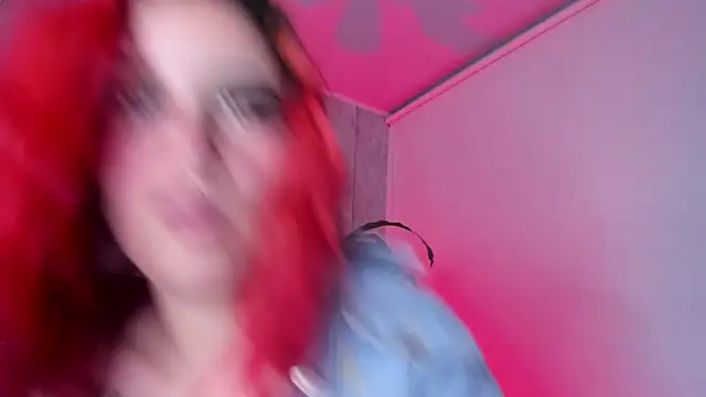 Sophie red online show from 09/10/25, 04:45